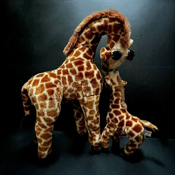 Aurora Miyoni adorable medium sized mother and attached baby giraffe plush - Picture 2 of 8